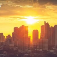 Der thailändische Wetterdienst (TMD) meldete am Mittwoch (8. April), dass es in Nordthailand allgemein heiß sein wird, stellenweise sogar sehr heiß, und dass der Himmel tagsüber diesig sein wird. Grund dafür ist ein Tiefdruckgebiet, das die Region mit Hitze durchzieht. Schwache Süd- und Südwestwinde bringen vereinzelt Gewitter und stürmische Winde, vor allem im Norden.