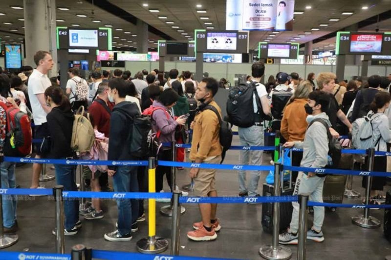 Die Aufenthaltsdauer im Land hat wenig mit dem Ausmaß von Missbrauch oder Kriminalität zu tun. Worum geht es bei den Visaänderungen in Thailand wirklich? Welche Maßnahmen werden in Thailand zur Überprüfung „verdächtiger“ ausländischer Staatsangehöriger eingesetzt? In den vergangenen Monaten gab es eine Reihe von Ankündigungen staatlicher Stellen in Bezug auf die Visapolitik in Thailand, die die Angelegenheit ziemlich verkompliziert haben.