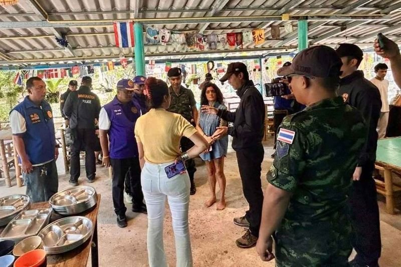 Sicherheitsbeamte haben eine Schule auf Koh Phangan durchsucht, die illegal von thailändischen und iranischen Betreibern geführt wurde, und dabei 89 israelische Kinder vorgefunden. Die Razzia fand am Freitag um 12.30 Uhr in der Arki Kid School im Dorf Moo 3 auf der Touristeninsel statt.