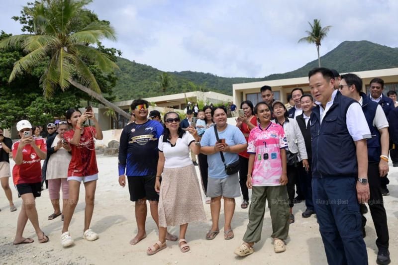 Premierminister Anutin Charnvirakul wies Behauptungen, die in Kambodscha kursierten, Thailand werde die Grenzübergänge wieder öffnen, zurück und erklärte, ein viraler Audioausschnitt sei eindeutig KI-generiert. Er forderte die Öffentlichkeit auf, sich nicht irreführen zu lassen.
