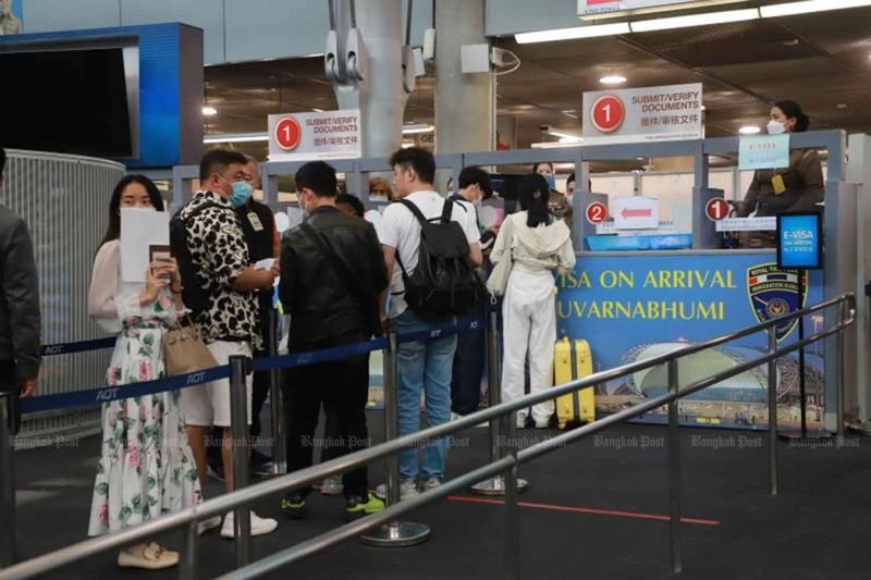 Die Tourismusbetreiber in Phuket und Pattaya begrüßten die Entscheidung der Regierung, die 30-tägige Visafreiheit wiederherzustellen, und erklärten, dieser Schritt würde dazu beitragen, illegale Geschäfte und Langzeitbesucher mit geringem Budget einzudämmen.