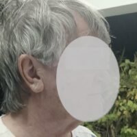 Ein 85-jähriger Franzose hat in Chonburi um Schutz und Gerechtigkeit gebeten, nachdem er anhaltende Belästigungen, Einschüchterungen und körperliche Angriffe durch Nachbarn und einflussreiche Personen im Gebiet Nong Pla Lai im Bezirk Bang Lamung angeprangert hatte.
