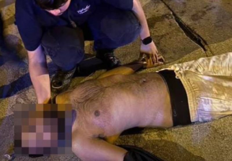 Ein indischer Tourist ist gestorben und drei weitere wurden ins Krankenhaus eingeliefert, nachdem vier Männer in den frühen Morgenstunden des 9. Mai in einem Café in der Nähe des Kamala Beach in Phuket plötzlich das Bewusstsein verloren hatten.