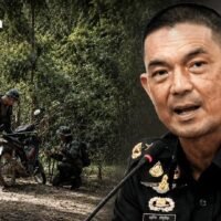 Am 8. Mai 2026 behauptete ein Facebook-Beitrag unter dem Namen „Cha Non“, dass eine Gruppe von etwa zehn Soldaten in voller Militärausrüstung im Waldgebiet Dong Pa im Distrikt Ban Kruat der Provinz Buriram entdeckt worden sei. Laut dem Beitrag hätten die Soldaten Warnschüsse auf Einheimische abgegeben, die dort zum Sammeln von Wildpilzen unterwegs waren, was Panik unter den Anwohnern auslöste.