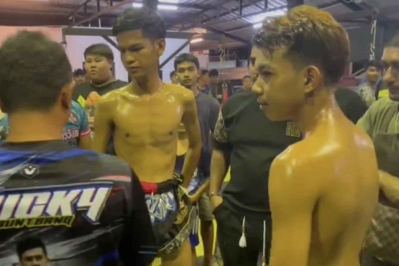 In Hat Yai, Thailand, organisierten zwei Mütter einen Boxkampf, um den Streit zwischen ihren beiden 20-jährigen Söhnen Banyat Milae und Nathapong Wokkum beizulegen. Der Kampf fand im Boxcamp Chang Mahalap statt und sollte die Spannungen lösen, die entstanden waren, als Nathapong beschuldigt wurde, Banyat verletzt zu haben.