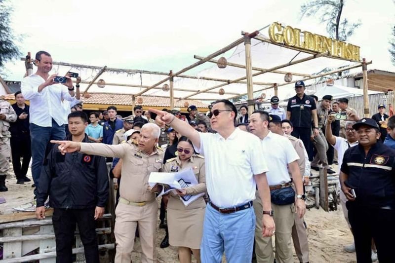 Premierminister Anutin Charnvirakul hat nach Beschwerden von Anwohnern und Unternehmen über Belästigungen durch kriminelle Banden und einflussreiche Gruppen im Zusammenhang mit der Inbesitznahme von öffentlichem Land entlang des Bang Tao Strandes eine Null-Toleranz-Politik gegenüber mafiösen Einschüchterungsmethoden in dieser südlichen Ferienprovinz angekündigt.