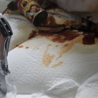 Eine Frau in Hua Hin hat andere Hausbesitzer und Anwohnerinnen alarmiert, nachdem ihr Mietshaus von einem Schweizer Mieter schwer beschädigt worden war. Dieser hatte auch nach Mietende weiterhin Frauen in das Haus eingeladen. Der Facebook-Post der Hausbesitzerin mit Fotos und Details erregte schnell große Aufmerksamkeit im Internet.