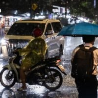Von Donnerstag bis Montag wird mit einer Verstärkung des Monsuns gerechnet, wodurch an der südwestlichen Küste das Potenzial für sehr starke Regenfälle besteht. Die Öffentlichkeit wurde vor den Gefahren starker Regenfälle gewarnt, und Schiffen wird aufgrund starker Wellen in der Andamanensee zu besonderer Vorsicht geraten.