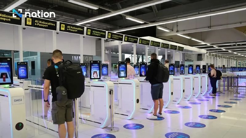 Das thailändische Einwanderungsbüro hat eine neue mobile App namens THIM auf den Markt gebracht, mit der internationale Besucher ihre Einreiseformulare bereits vor der Landung digital ausfüllen können.Ziel der App ist es, die Bearbeitungszeiten an den Grenzen auf unter drei Minuten zu reduzieren