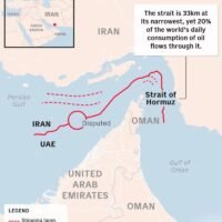 Die USA werden am Montag (4. Mai) eine Hilfsaktion starten, um in der vom Iran kontrollierten Straße von Hormus gestrandete Schiffe zu „leiten“, sagte US-Präsident Donald Trump. Er nannte jedoch nur wenige Details zu dem möglicherweise umfassenden Vorhaben, das Hunderten von Schiffen und rund 20.000 Seeleuten helfen soll. Der Iran verurteilte die Aktion umgehend als Verstoß gegen die Waffenruhe.