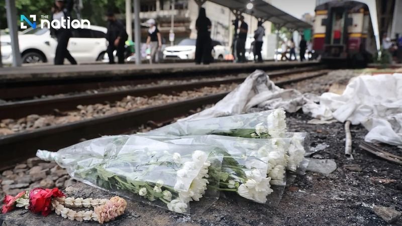 Der tödliche Zusammenstoß zwischen einem Zug und einem Bus in der Nähe des Bahnhofs Makkasan der Airport Rail Link hat die Warnungen erneuert, dass Autofahrer niemals einen Bahnübergang befahren dürfen, es sei denn, sie sind sich sicher, dass genügend Platz vorhanden ist, um die Gleise vollständig zu räumen.