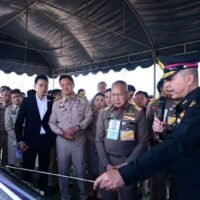 Premierminister Anutin Charnvirakul hat zugesagt, durchgesickerte Chatnachrichten auf Line zu untersuchen, die angeblich zeigen, wie der Chef der Provinzverwaltung (DoPA) einen hochrangigen Beamten aus Phuket anwies, während des jüngsten Wahlkampfs „der blauen Partei zu helfen“.