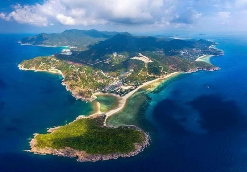 Die Bewohner von Koh Phangan haben ihre Frustration über den ihrer Ansicht nach zunehmenden Druck einiger ausländischer Einwohner geäußert, traditionelle Gemeinschaftsaktivitäten wie religiöse Feste, Hochzeiten und Ordinationszeremonien einzuschränken. Im Mittelpunkt der Beschwerden stehen Lärmbelästigungen durch legal genehmigte Veranstaltungen.