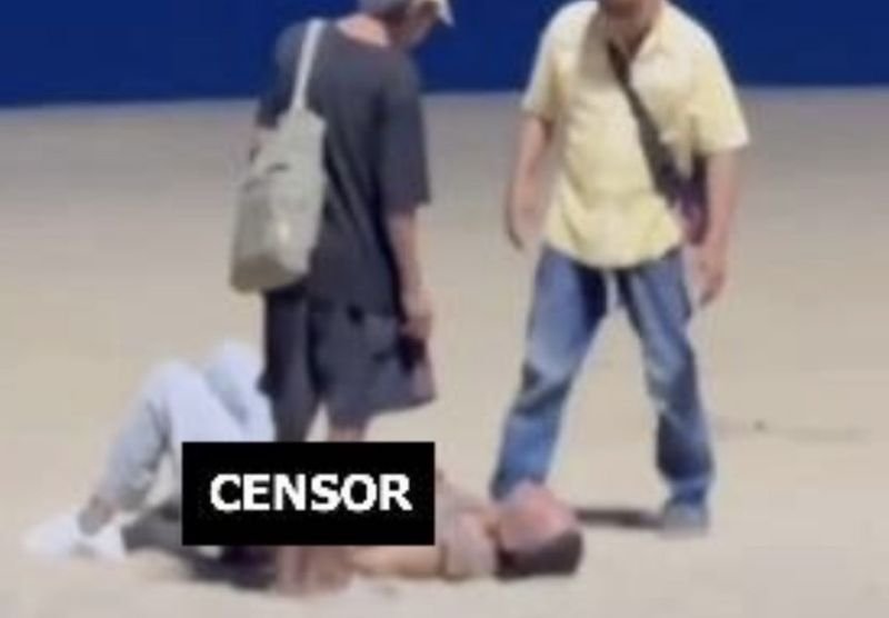 Ein ausländischer Tourist soll sich nach starkem Alkoholkonsum am Strand von Pattaya öffentlich selbst befriedigt haben, was die Aufmerksamkeit von anderen Touristen und Anwohnern auf sich zog. Der Vorfall wurde in einem Facebook-Beitrag vom 1. Juni 2026 thematisiert, der ein 54-sekündiges Video enthielt, das den Mann mit entblößtem Unterkörper am Strand liegend zeigte.