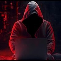 Eine Datenbank, die angeblich persönliche Daten von rund 36,1 Millionen thailändischen Bürgern enthält, wurde in einem Untergrundforum für 100.000 US-Dollar zum Verkauf angeboten. Sollte sich die Datenbank als authentisch erweisen, könnten 50 bis 70 % der erwachsenen Bevölkerung Thailands betroffen sein, was ein erhebliches Risiko für Identitätsdiebstahl darstellen könnte.