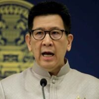Die Regierung wird am Dienstag das Programm „Thailand Fast Pass“ starten, um Großinvestitionen durch Verkürzung der Genehmigungszeiten und Abbau regulatorischer Hürden zu beschleunigen, so Finanzminister Ekniti Nitithanprapas.