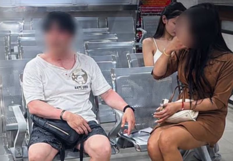 Ein japanischer Tourist und ein Transvestit wurden mit einer Geldstrafe belegt, nachdem in den frühen Morgenstunden des 3. Juni 2026 am Strand von Pattaya eine Schlägerei ausgebrochen war, die die Aufmerksamkeit von Touristen und Passanten auf sich zog, bevor beide zur Polizeistation von Pattaya gebracht wurden.