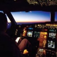 Ein bekannter thailändischer Pilot hat eine Untersuchung des umstrittenen „Pay-to-Fly“-Systems gefordert und gewarnt, dass es Flugreisende gefährden könnte. Am 10. Juni appellierte Sanong Mingcharoen öffentlich an die Behörden, die Praxis zu prüfen