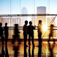 Thailand verfolgt zwei wichtige politische Richtungen, die scheinbar im Widerspruch zueinander stehen: die Öffnung seiner Wirtschaft für ausländische Unternehmen bei gleichzeitig verstärkter Durchsetzung der Gesetze gegen ausländische Eigentumsstrukturen.