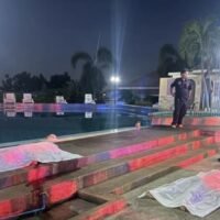 Zwei 14-jährige Mädchen ertranken am Abend des 13. Juni 2026 in einem Wohnpool in Pattaya, Chonburi. Rettungskräfte und Polizei wurden zu dem Pool in einer Wohnanlage in Soi Boon Samphan (Khao Noi), Nong Prue, Bezirk Bang Lamung, gerufen, nachdem berichtet worden war, dass zwei Teenager bewusstlos unter Wasser gefunden worden waren.